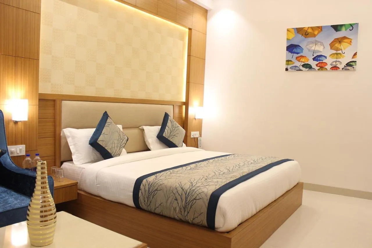 Hotel International Inn By Star Group - Near Delhi Airport نيودلهي 3*,