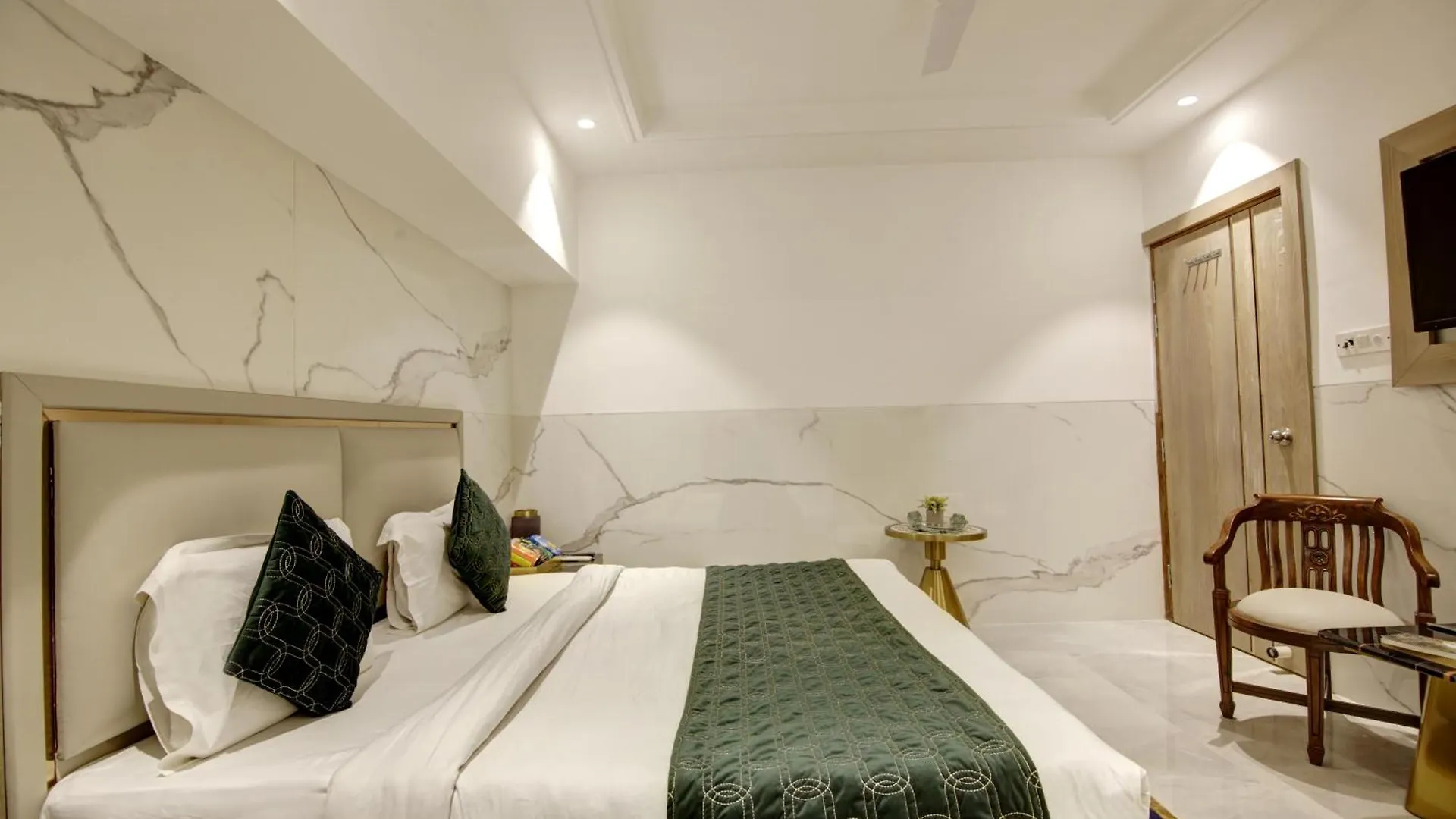 Hotel International Inn By Star Group - Near Delhi Airport نيودلهي 3*,
